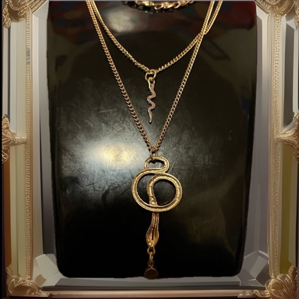 Multi-Layered Gold Pendant Snakes Bottom Snake Has A Beautiful Gem Necklace
